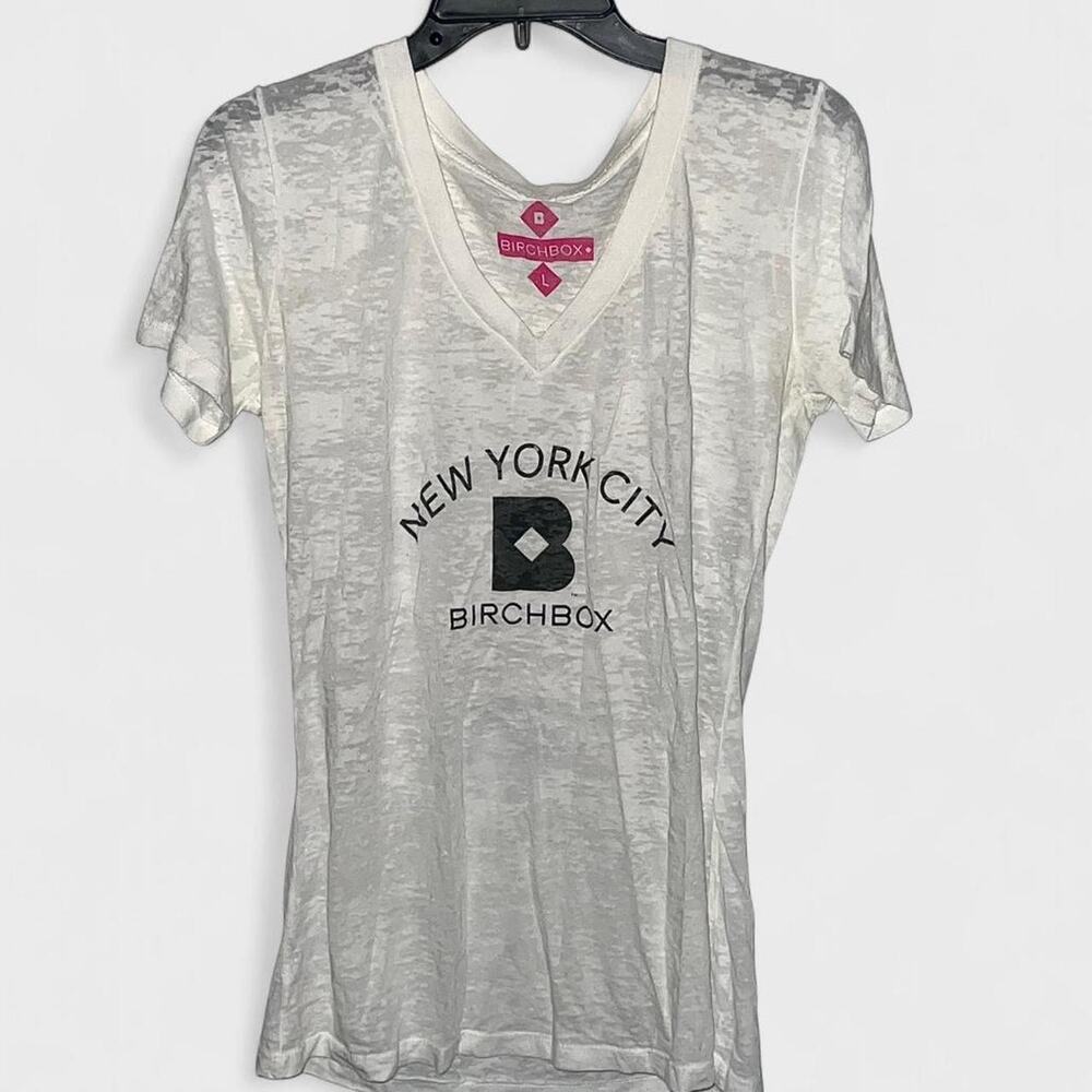 Birchbox White New York City Semi-Sheer V-Neck Graphic T-Shirt - Size L